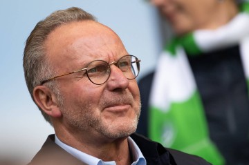 鲁梅尼格:在拜仁皇马曼城这种顶级球队,教练须每周都带队表现好