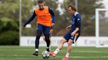 每体：姆巴佩染红后今天主动加练，参与球队高强度训练组