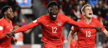 伤病突袭戴维斯，拜仁如何应对双线作战危机？哈里凯恩首冠又要推迟？